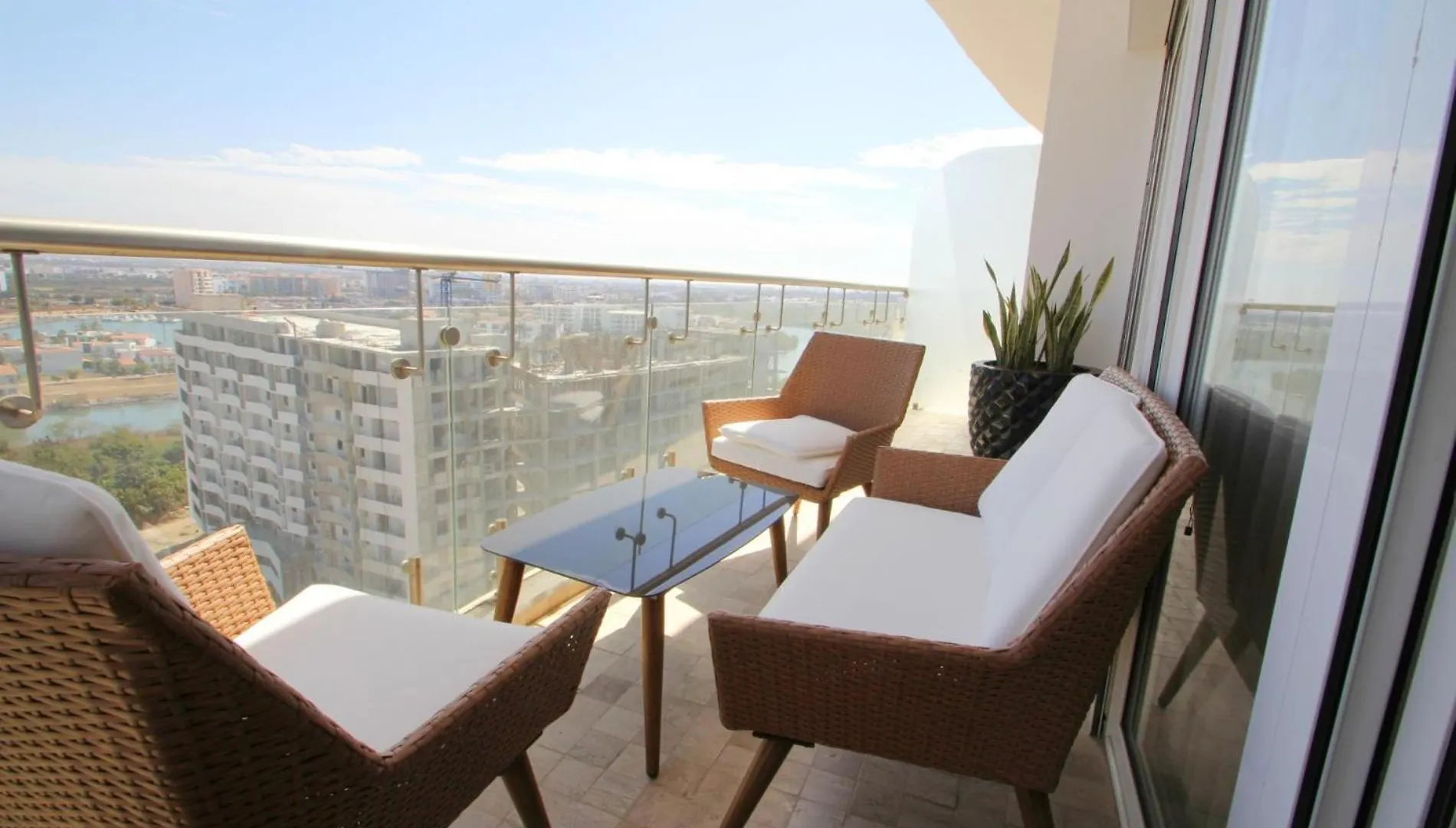 Апартаменты Stunning Marina Condo With Pool Gym And Restaurant Масатлан